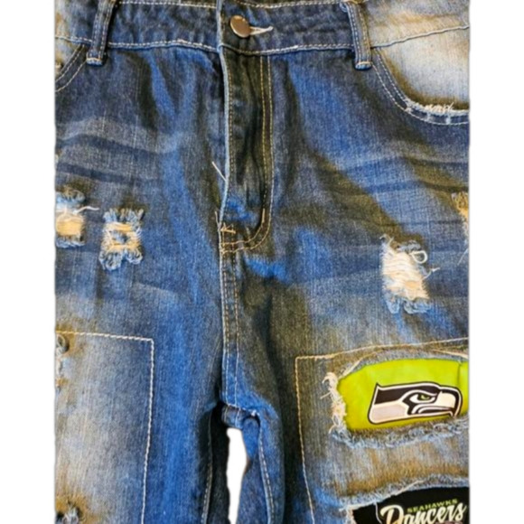 Source Unknown Distressed Seattle Seahawks Patch Straight Leg Jeans Size XXL - Picture 9 of 10